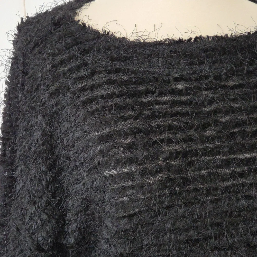 JONES NEW YORK FUZZY EYELASH KNIT BLACK SWEATER S
